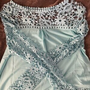 Light blue lace long sleeved large T-shirt